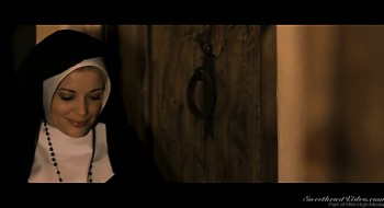 Die hornverrückte rumänische Nonne wird wild und isst die saftige Muschi ihres Novizen