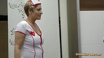 Schmutzig Krankenschwestern in lederhosen gangbang